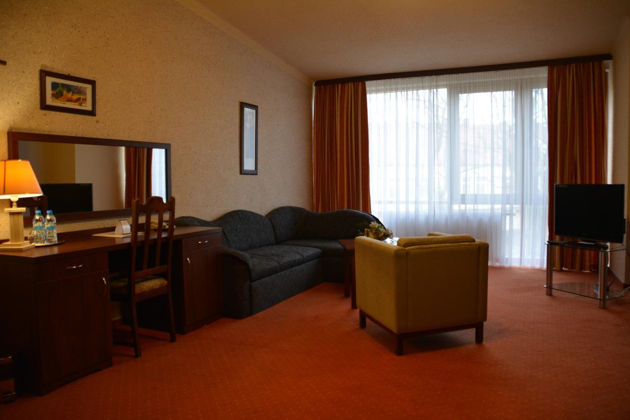 Hotel Starzynski Plock Bagian luar foto