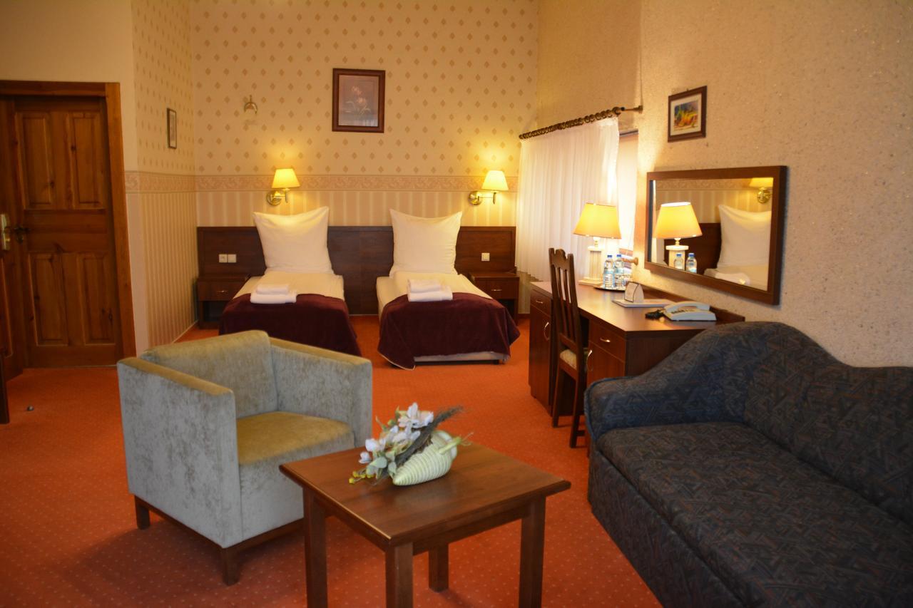 Hotel Starzynski Plock Bagian luar foto