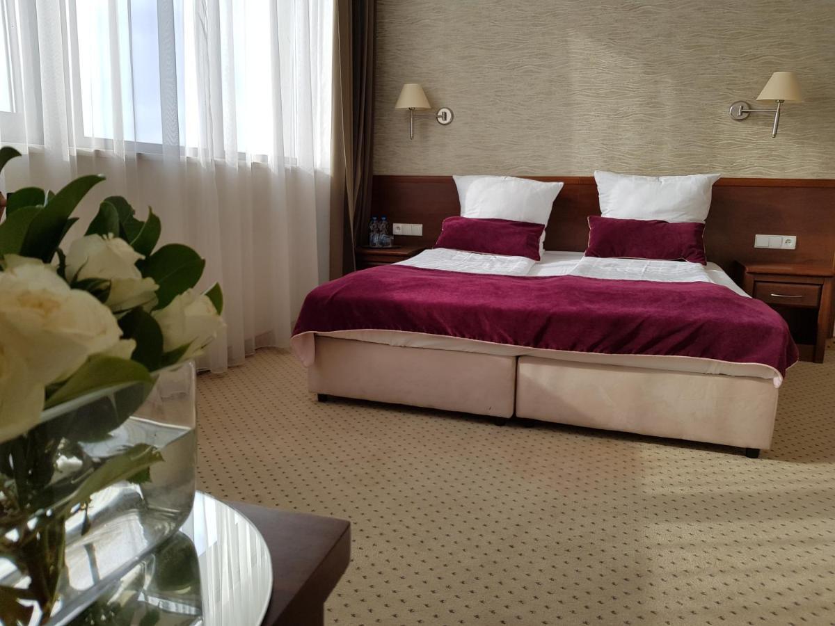 Hotel Starzynski Plock Bagian luar foto