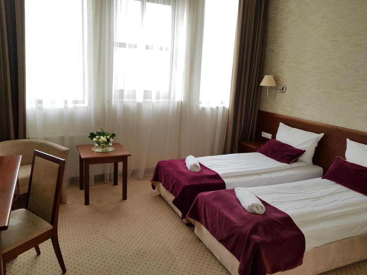 Hotel Starzynski Plock Bagian luar foto